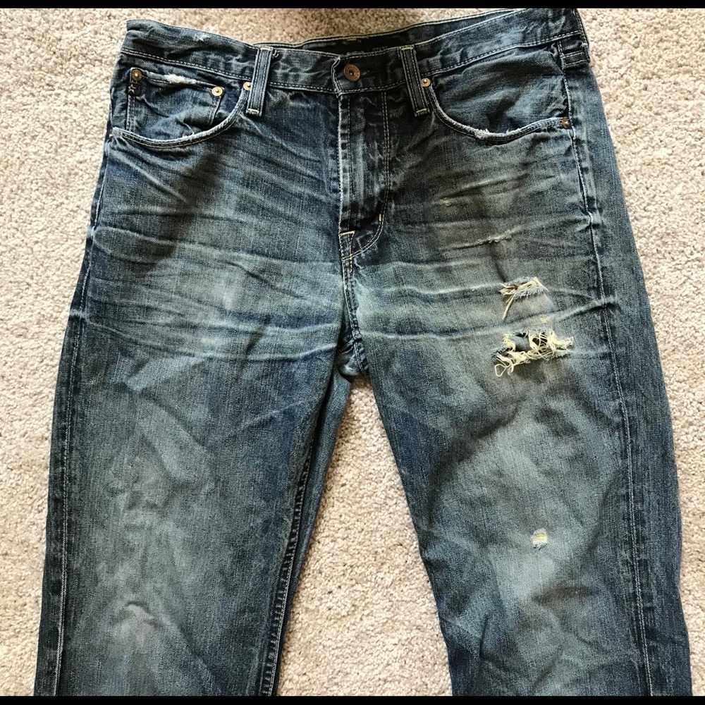 Men’s Distressed Bootcut Jeans